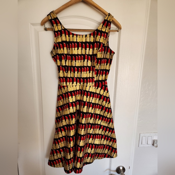 Size Small Like-New Retrolicious Metallic Lipstick-Print Dress - Picture 4 of 4